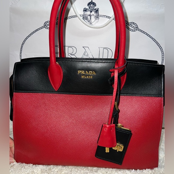Prada vintage shoulder bag - Picture 2 of 9